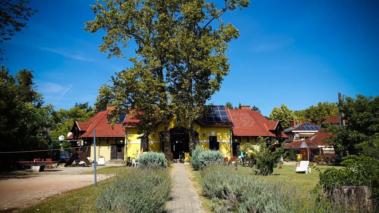 Harmonia Apartmanhaz Balatonlelle Exterior foto