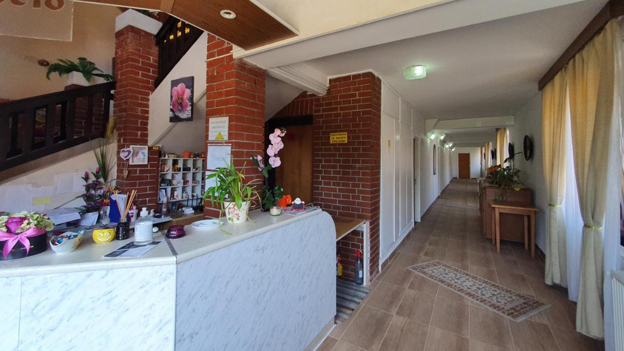 Harmonia Apartmanhaz Balatonlelle Exterior foto