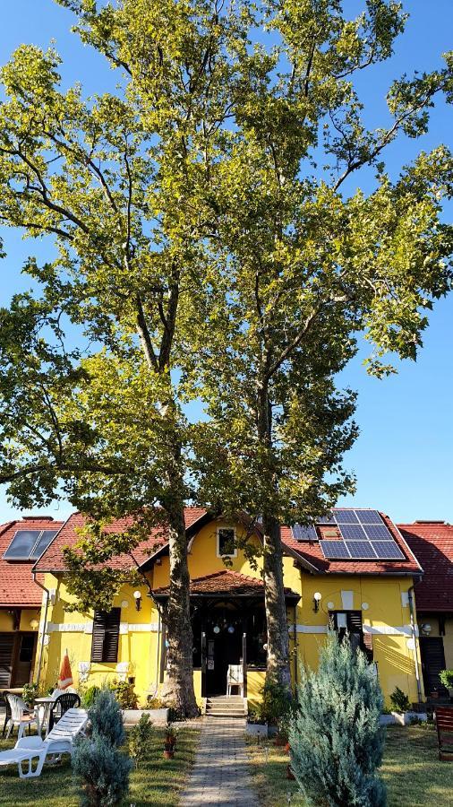 Harmonia Apartmanhaz Balatonlelle Exterior foto