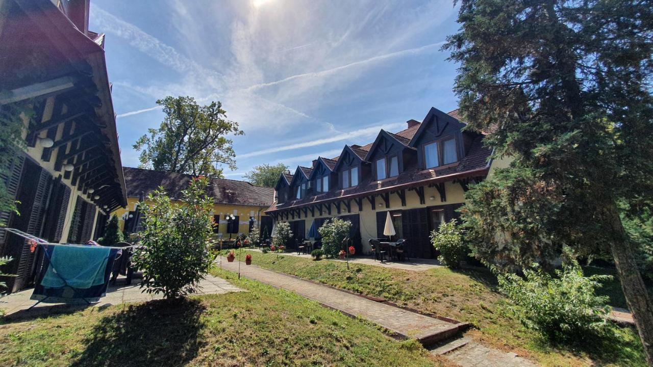 Harmonia Apartmanhaz Balatonlelle Exterior foto